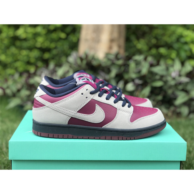 Nike SB Dunk Low Atmosphere Grey True Berry