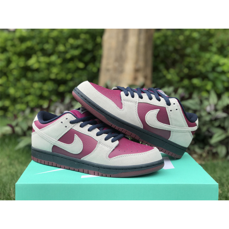 Nike SB Dunk Low Atmosphere Grey True Berry