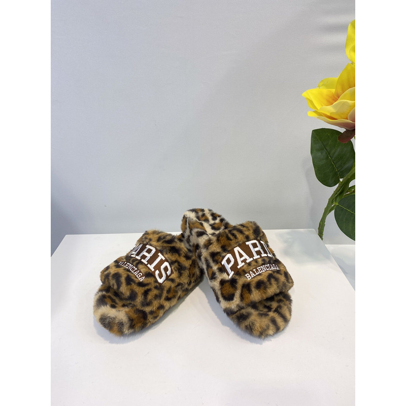 Ba*len*cia*ga logo-embroidered leopard print faux fur slides