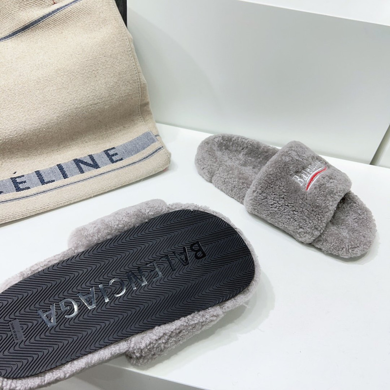 Ba*len*cia*ga logo-embroidered faux shearling slides grey