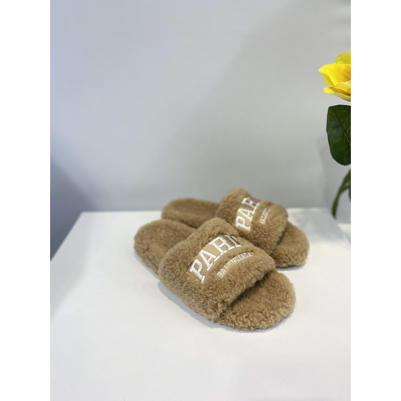 Ba*len*cia*ga logo-embroidered paris faux slides camel