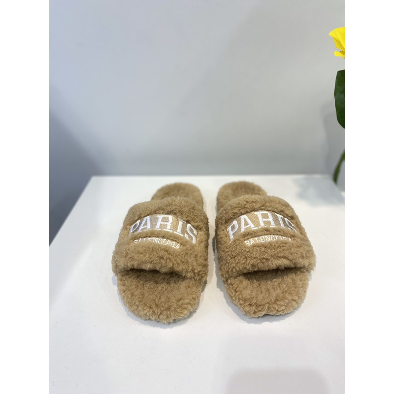 Ba*len*cia*ga logo-embroidered paris faux slides camel