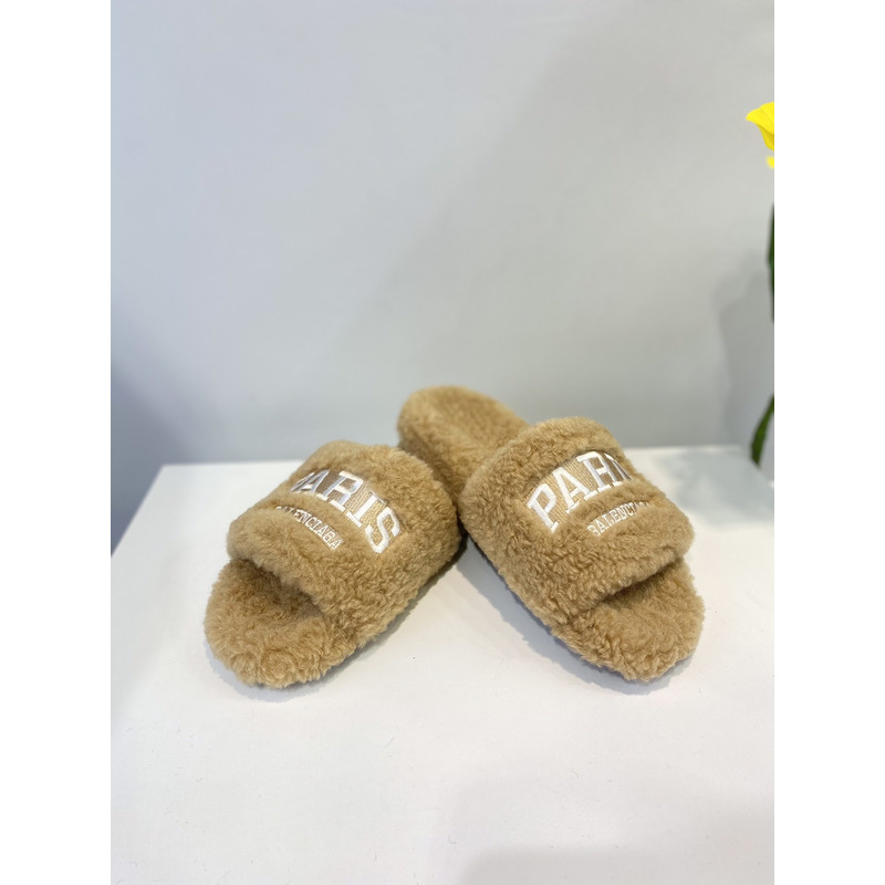 Ba*len*cia*ga logo-embroidered paris faux slides camel