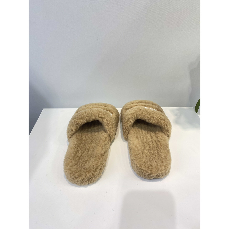 Ba*len*cia*ga logo-embroidered paris faux slides camel