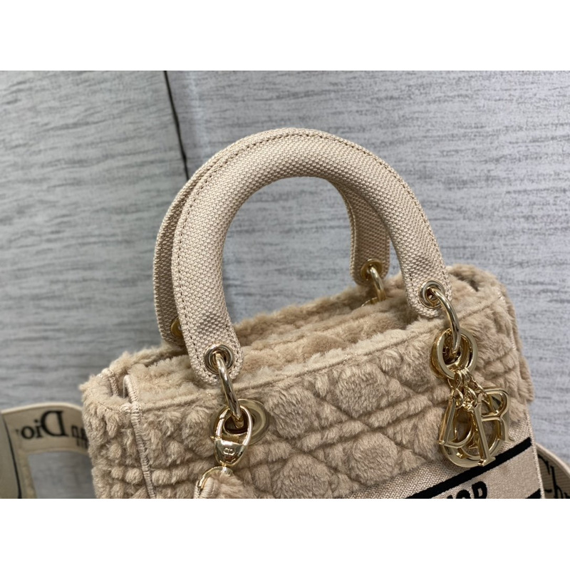 D*or medium lady d-lite bag cannage shearling beige