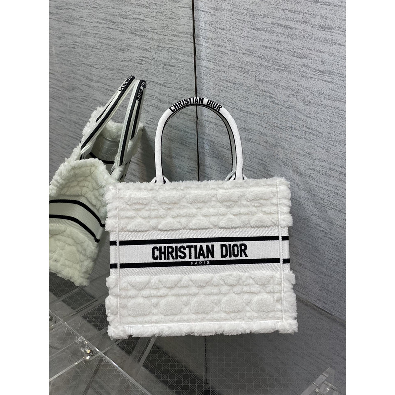 D*or small book tote bag cannage shearling latte