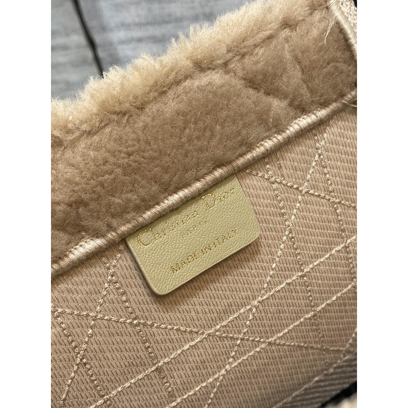 D*or large book tote bag cannage shearling beige