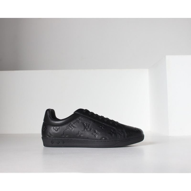 l**is V*t*n luxembourg black sneaker