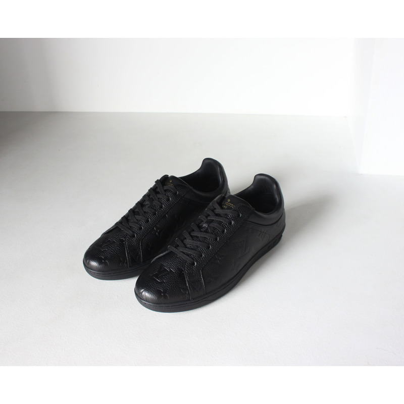 l**is V*t*n luxembourg black sneaker