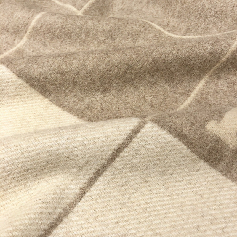 H**mes avalon iii throw wool blanket beige