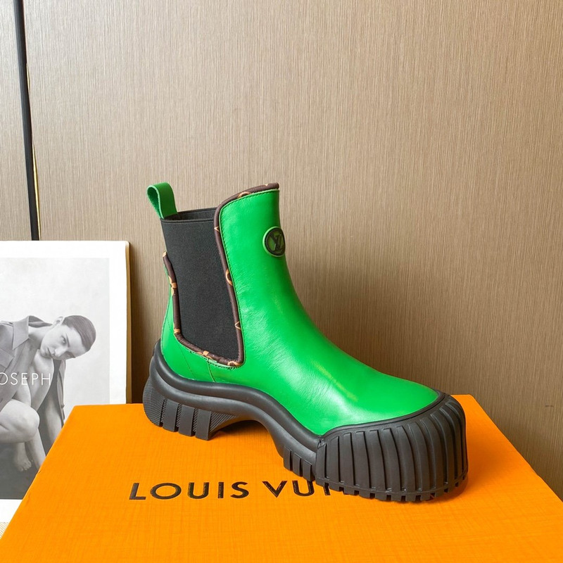 l**is V*t*n ruby ankle boots green