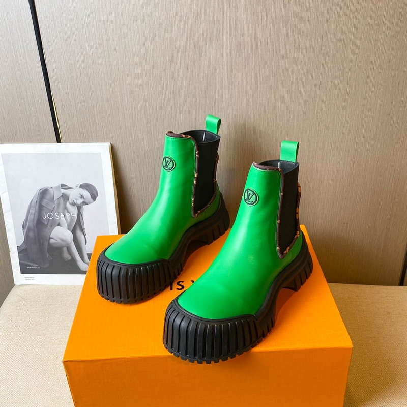 l**is V*t*n ruby ankle boots green