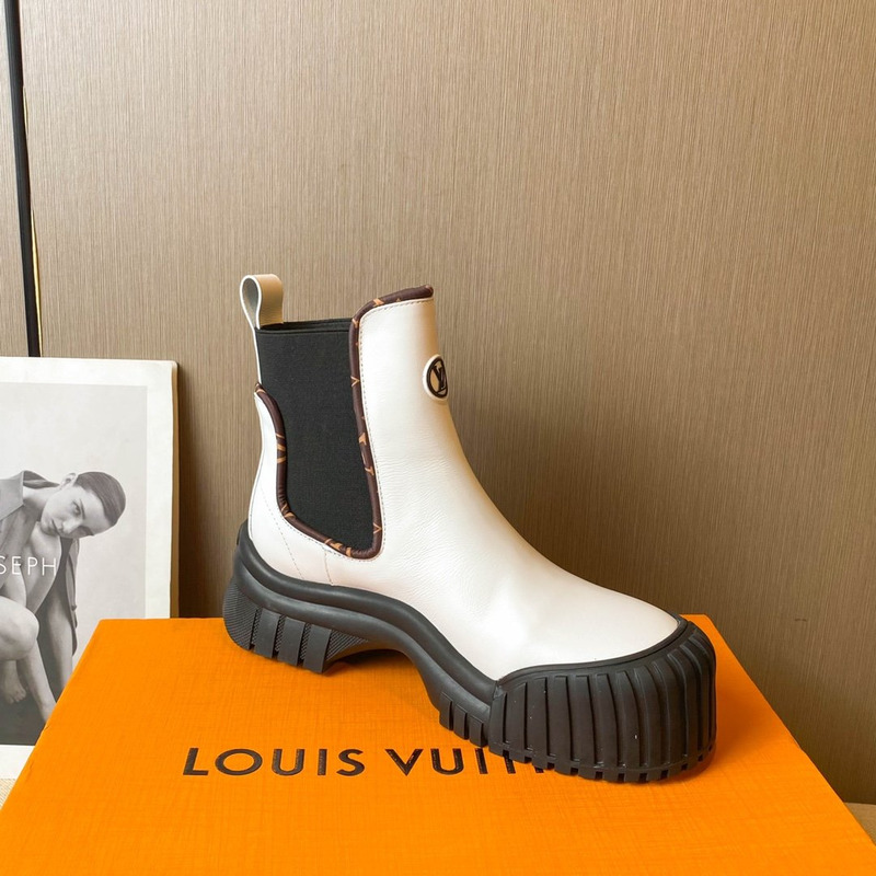 l**is V*t*n ruby ankle boots white