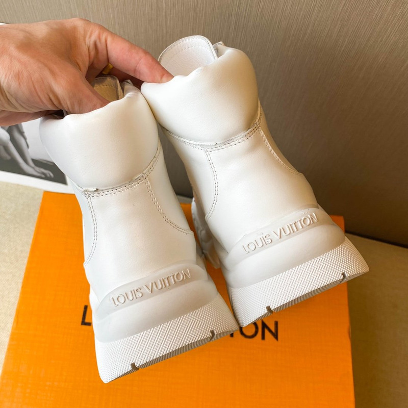 l**is V*t*n ruby flat ranger boots white