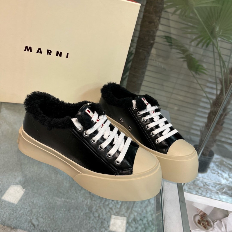 Marni Damen Sneakers Black