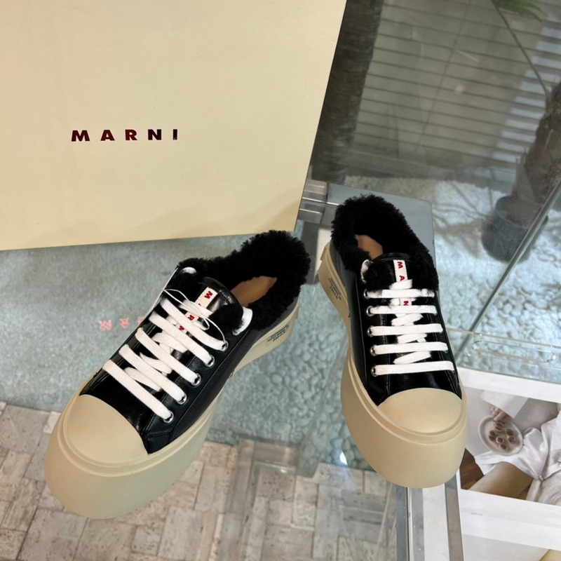 Marni Damen Sneakers Black