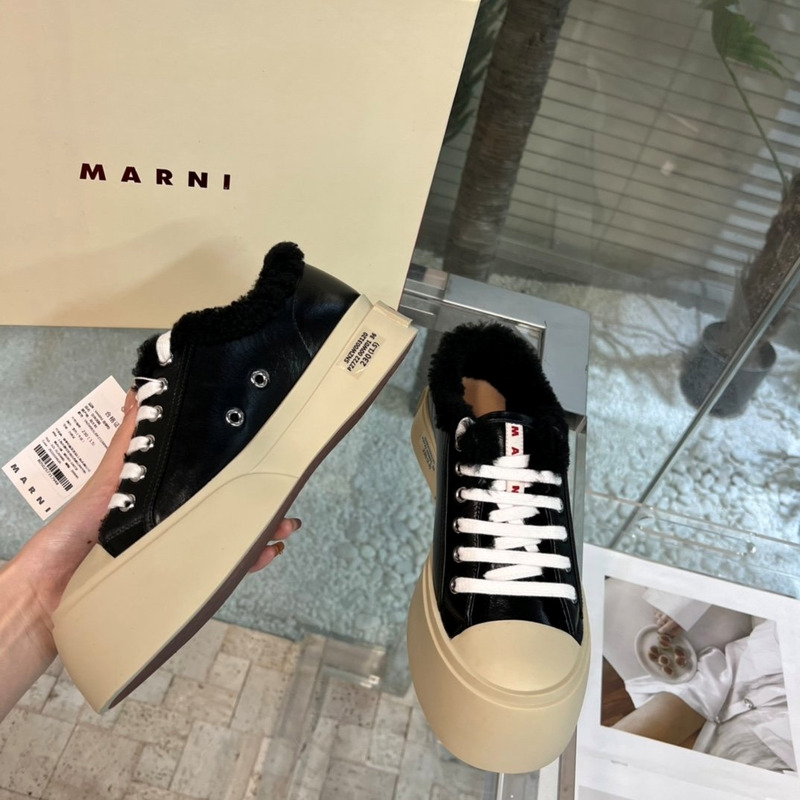 Marni Damen Sneakers Black