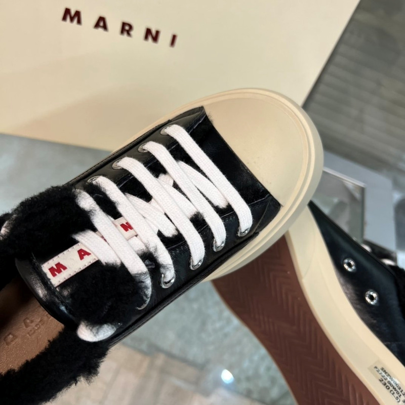 Marni Damen Sneakers Black