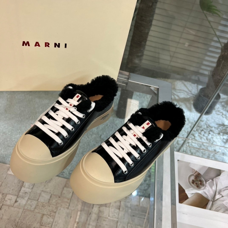 Marni Damen Sneakers Black