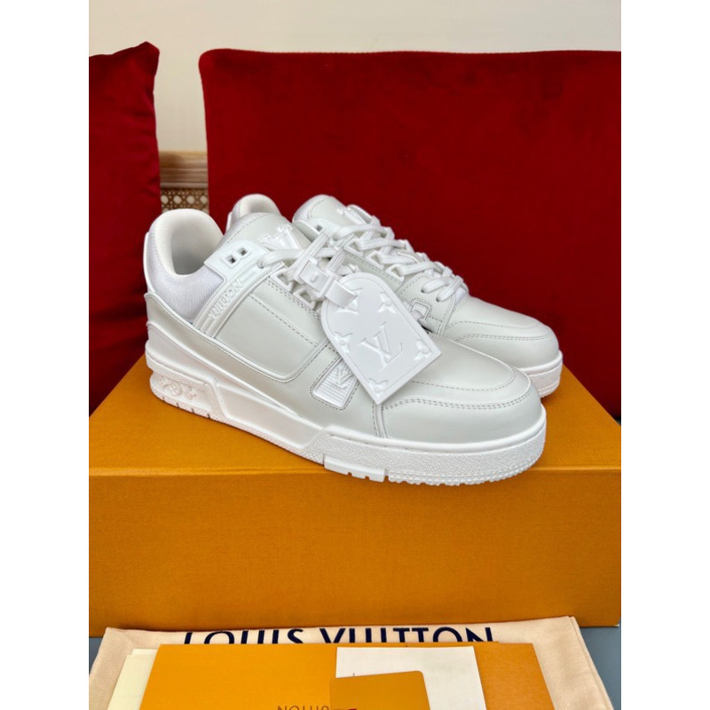 l**is V*t*n lv trainer sneaker white