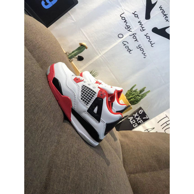 Jordan 4 Retro Fire Red Kids Sneaker