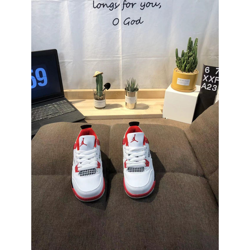 Jordan 4 Retro Fire Red Kids Sneaker