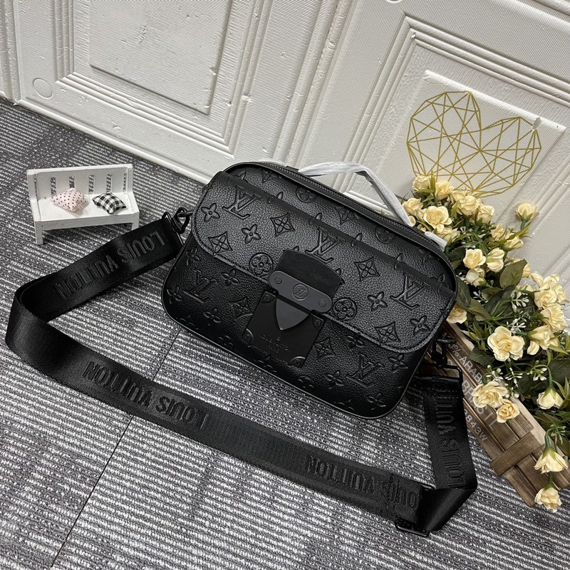 l**is V*t*n s lock messenger bag monogram black