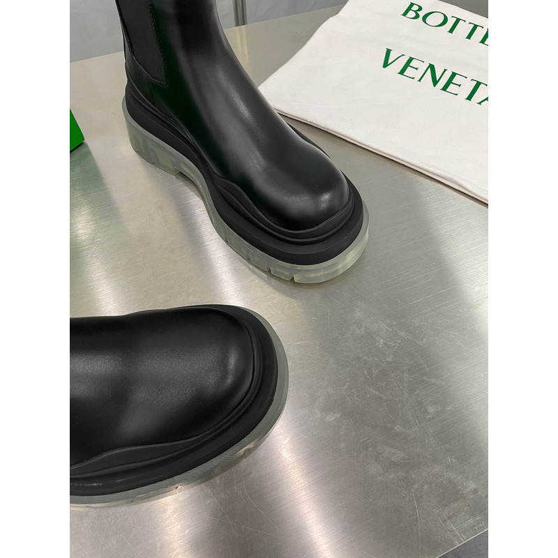 Bo*te*ga ve*ne*ta tire chelsea boot in black and transparent