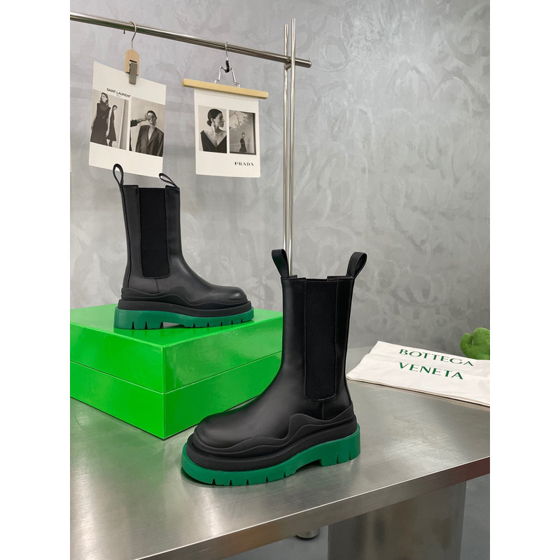 Bo*te*ga ve*ne*ta tire chelsea boot in black and acid turquoise