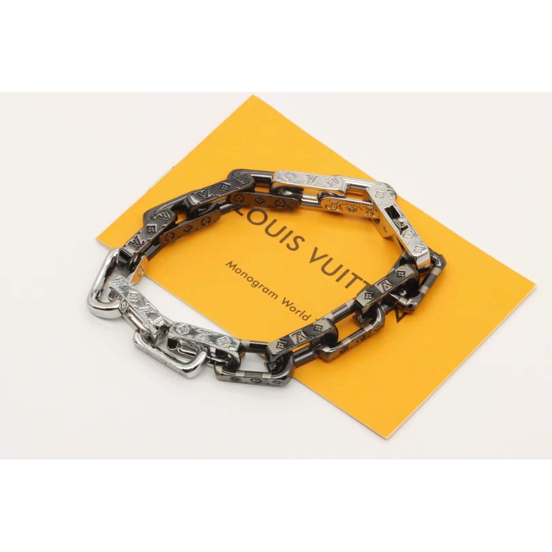 l**is V*t*n monogram chain bracelet