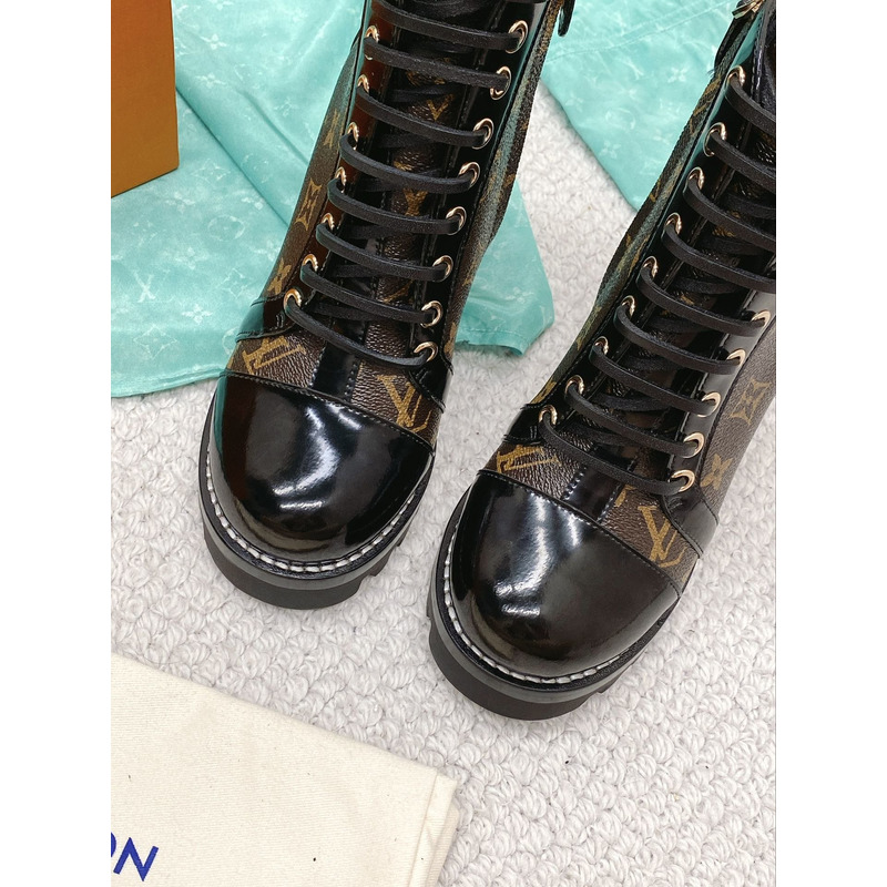 l**is V*t*n star trail ankle boots