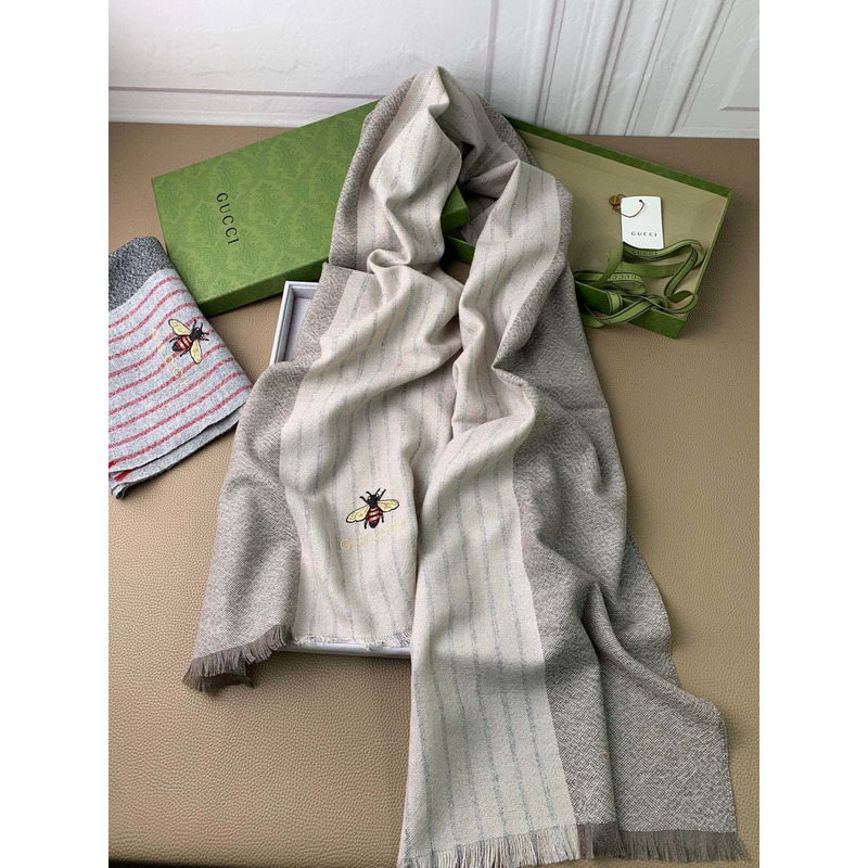 G*u*i wool scarf with bees in light grey & beige