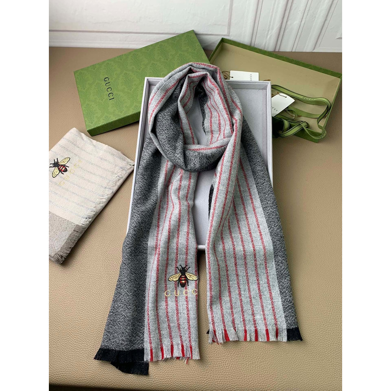 G*u*i wool angora scarf grey& red