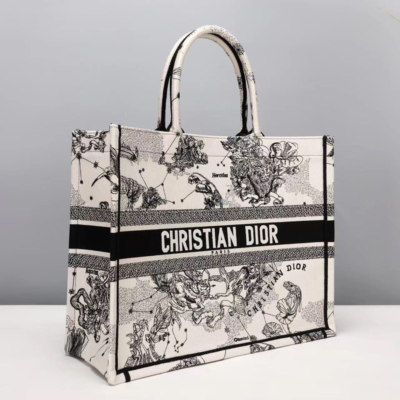 D*or book tote in milky white