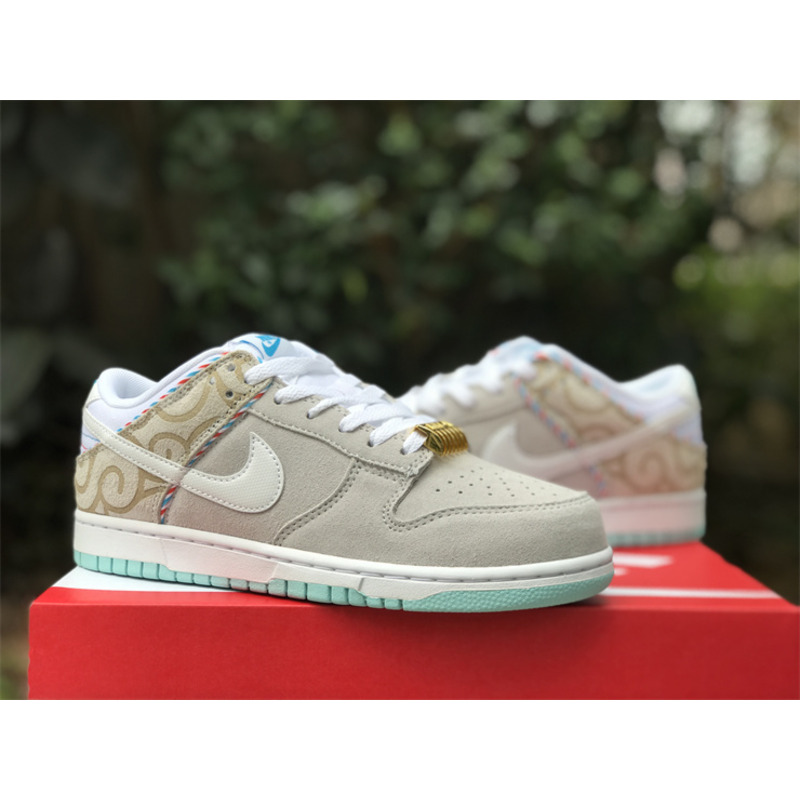 Nike Dunk Low SE Barber Shop Grey