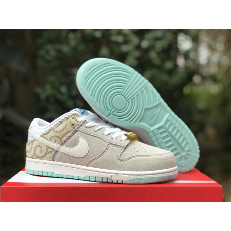 Nike Dunk Low SE Barber Shop Grey