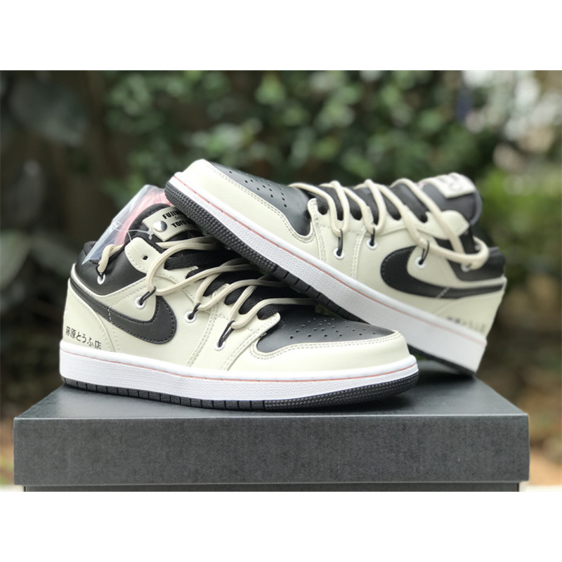 Jordan Air Jordan 1 Mid Light Cream Black &White