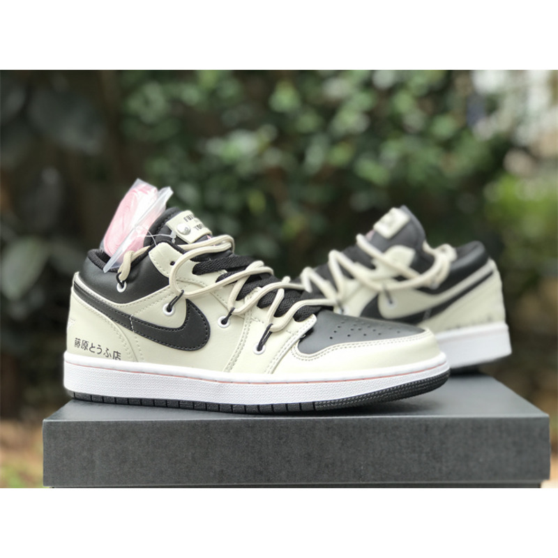 Jordan Air Jordan 1 Mid Light Cream Black &White