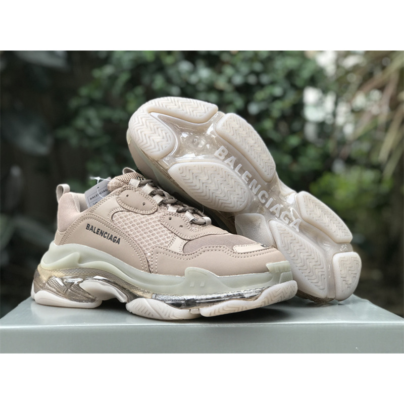 Ba*len*cia*ga triple s off-white light brown