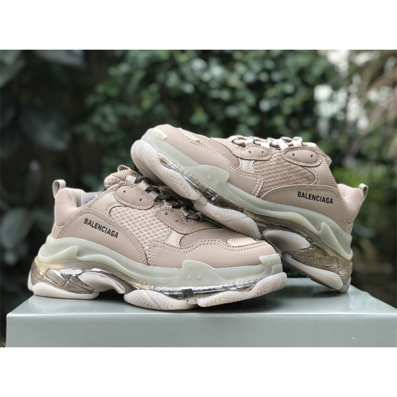 Ba*len*cia*ga triple s off-white light brown