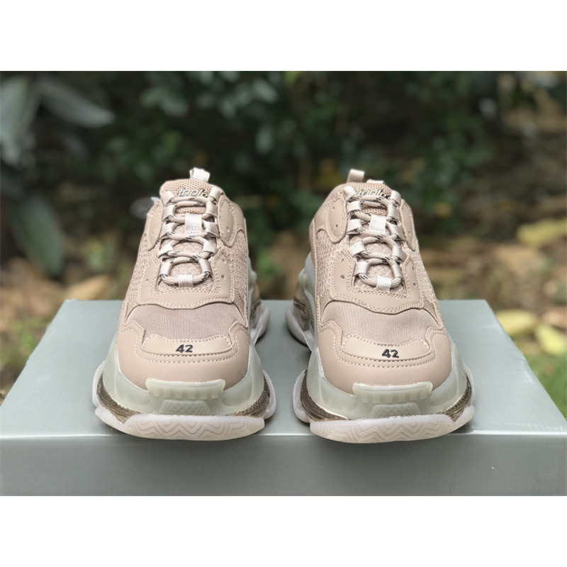 Ba*len*cia*ga triple s off-white light brown