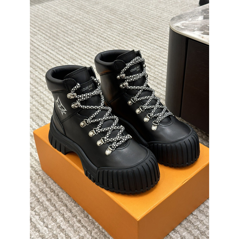 l**is V*t*n ruby flat military boots black