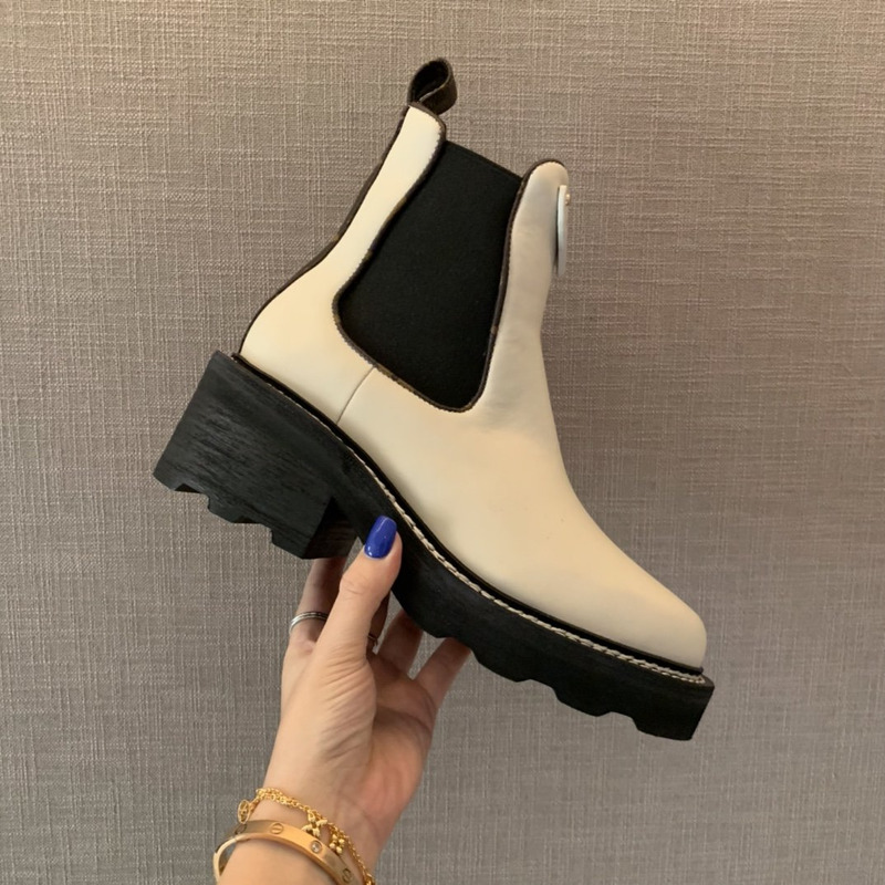 l**is V*t*n chelsea boots white