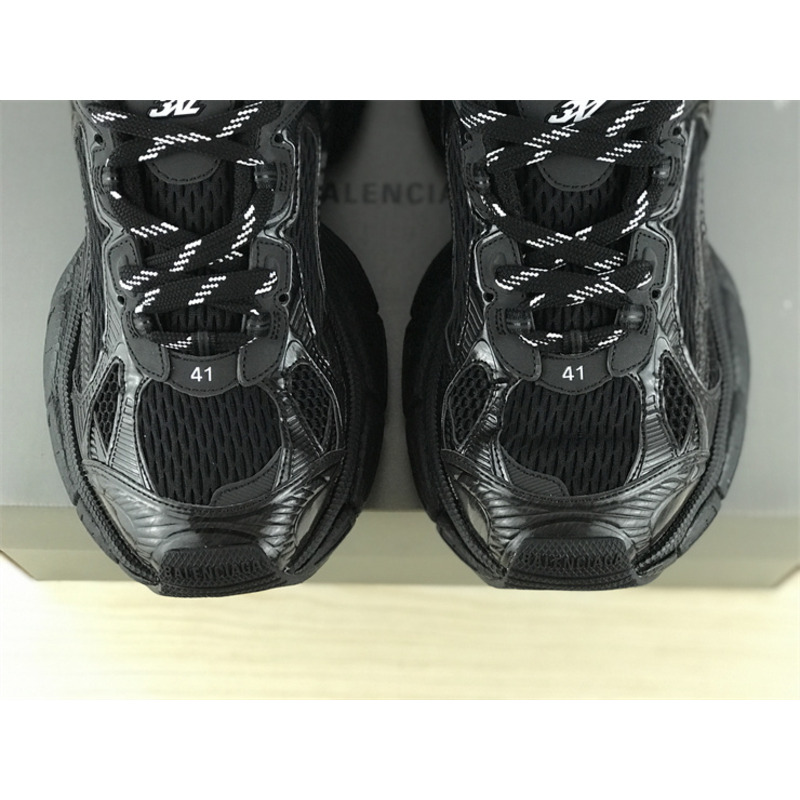 Ba*len*cia*ga runner low top sneakers black