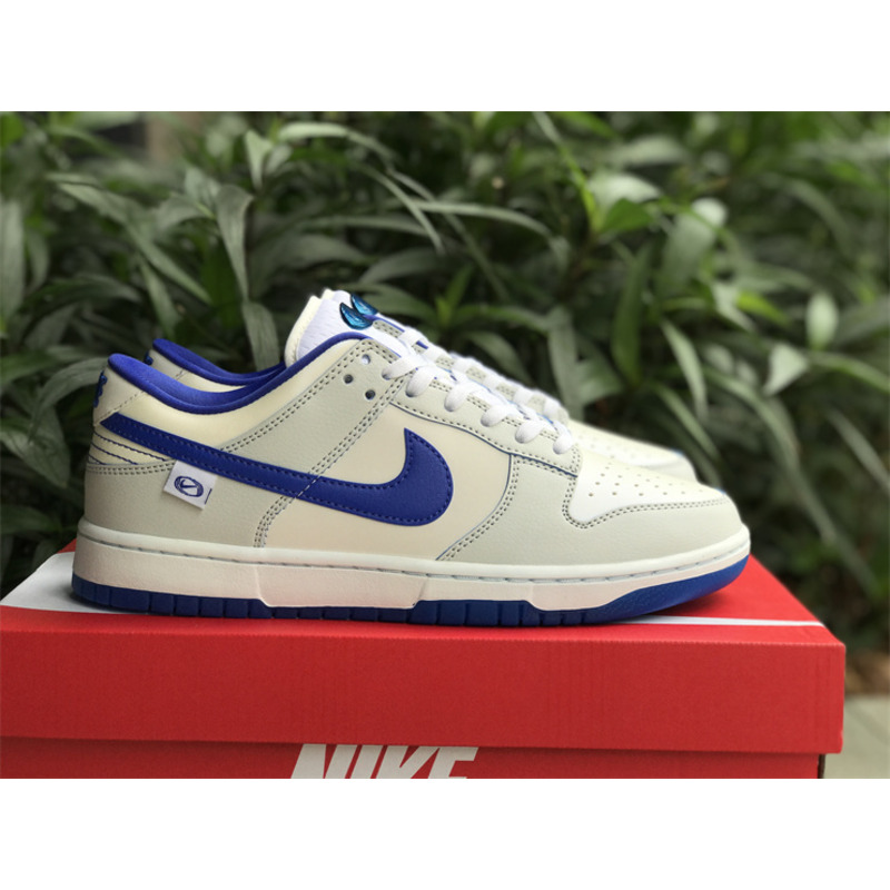 Nike SB Dunk Low GS Ivory Hyper Royal