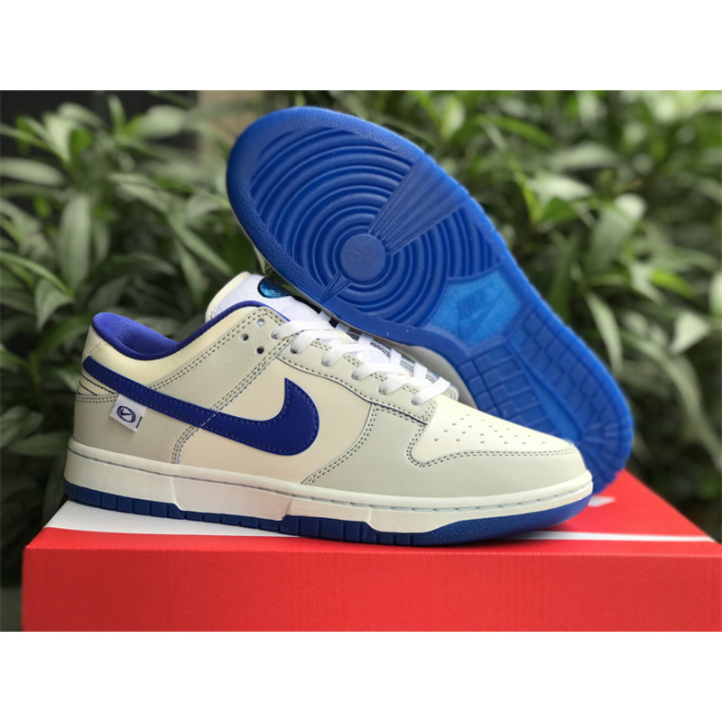 Nike SB Dunk Low GS Ivory Hyper Royal