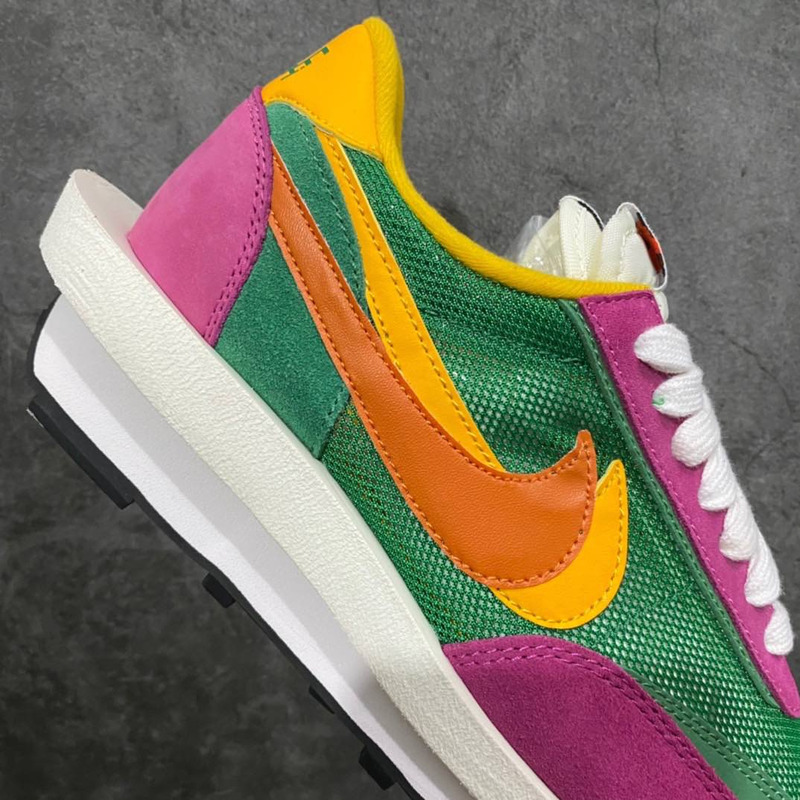 Nike \"Sacai - Pine Green\" Sneaker