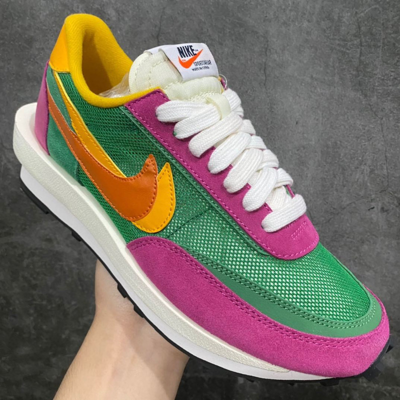 Nike \"Sacai - Pine Green\" Sneaker