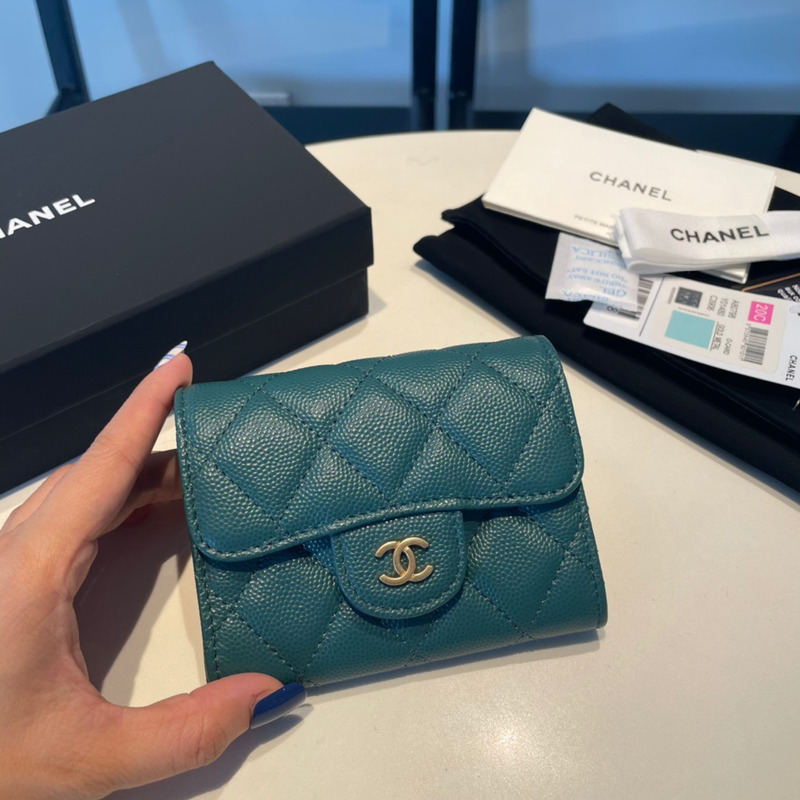 Ch*el classic flap wallet emerald green