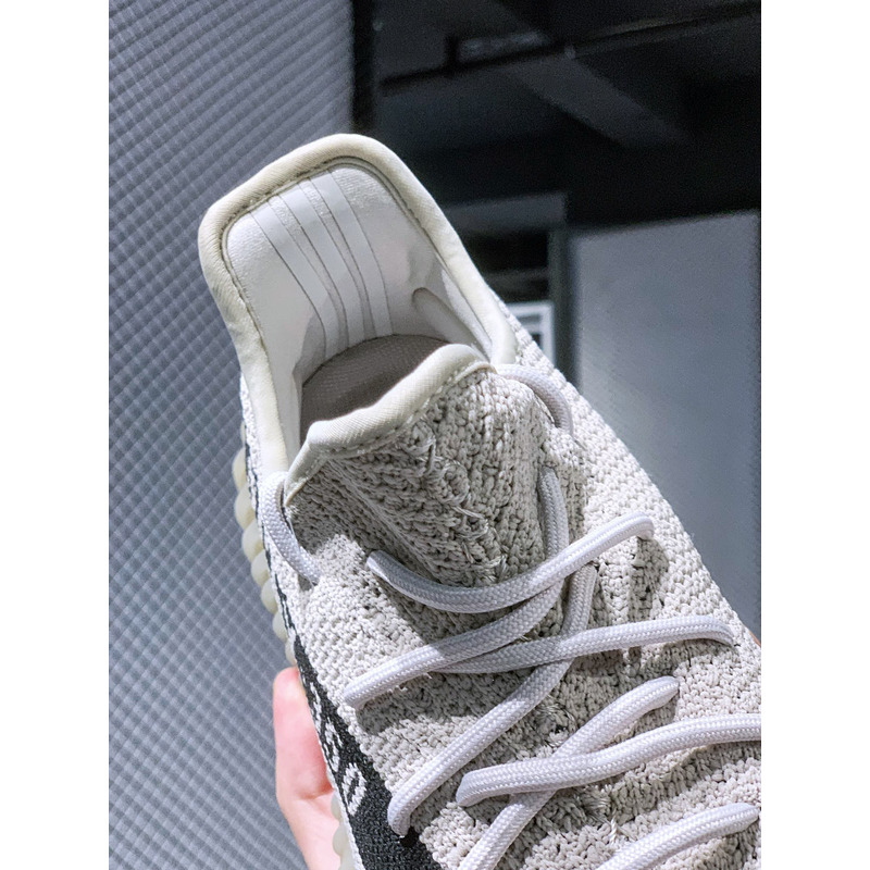 Yeezy Boost 350 V2 Grey Sneaker